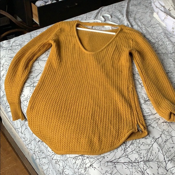 🥳 Mustard yellow Tunic Top - Picture 2 of 5